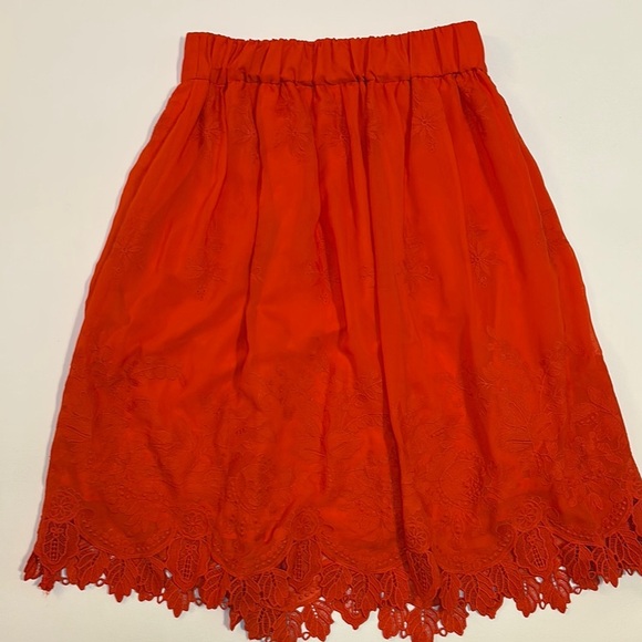 Eva Mendes Red Pleated Embellished Knee-Length Skirt - Picture 7 of 11